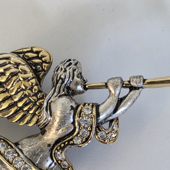 Vintage Angel Blowing Horn Brooch Pin - Picture 5 of 11